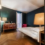 Chic And Style In Historical Via Giulia *